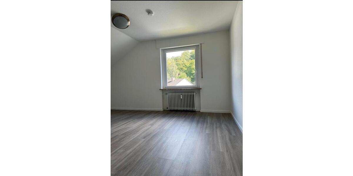 Dachgeschoßwohnung Horn-Bad Meinberg Bad Meinberg - 4 Zimmer, 80 m&sup2;, 750&euro; | Angebot:25647873