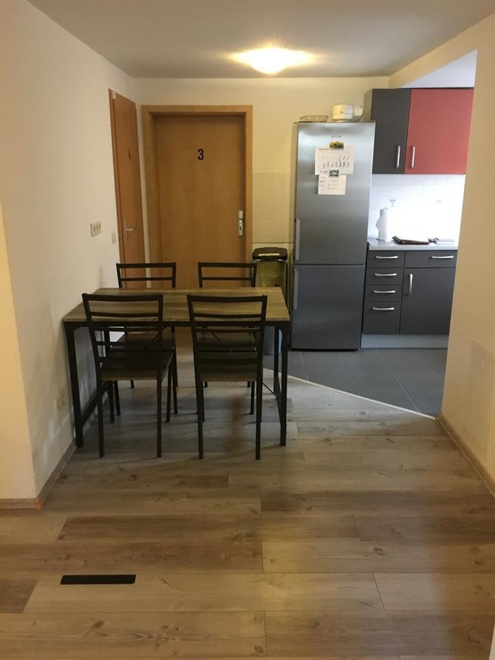 WG Zimmer in Stuttgart Obertürkheim - Sehr zentral