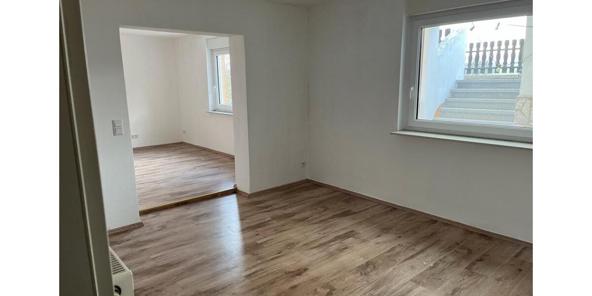 Erdgeschoßwohnung Seelze - 5 Zimmer, 120 m&sup2;, 1.400&euro; | Angebot:25048515
