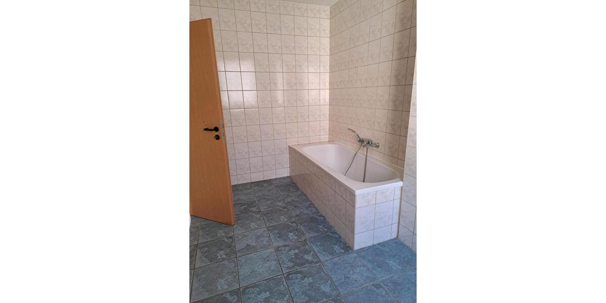 Erdgeschoßwohnung Gerbstedt - 3 Zimmer, 90 m&sup2;, 380&euro; | Angebot:25811225