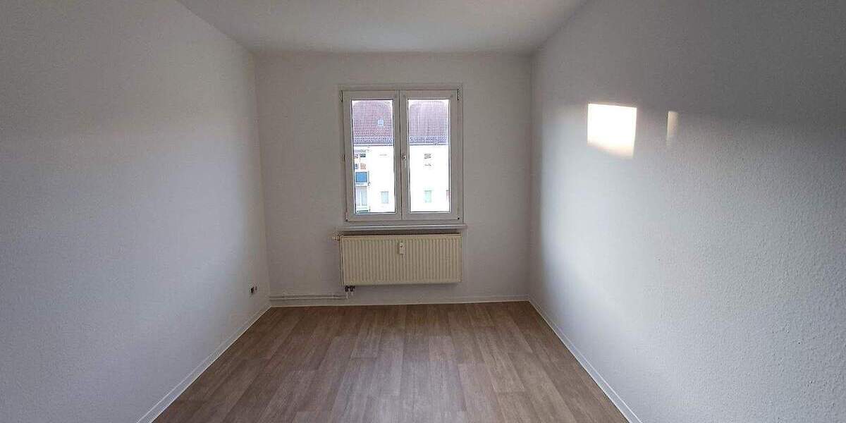 Etagenwohnung Merseburg Freiimfelde - 3 Zimmer, 55 m&sup2;, 349&euro; | Angebot:25694941