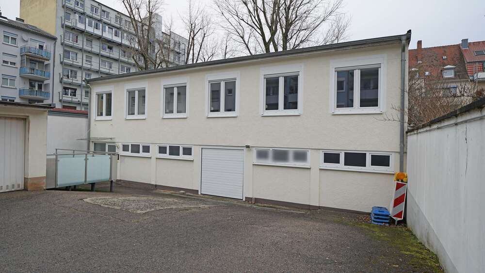 Halle in Karlsruhe 1.950 € 131 m² zimmer