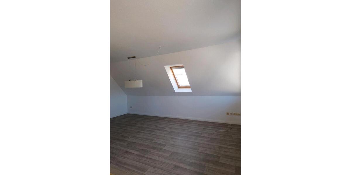 Dachgeschoßwohnung Husby - 2.5 Zimmer, 65 m&sup2;, 600&euro; | Angebot:24215454