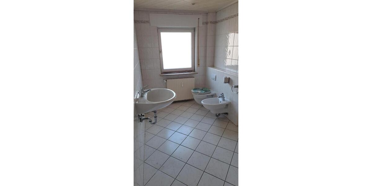 Dachgeschoßwohnung Birstein - 4 Zimmer, 115 m&sup2;, 800&euro; | Angebot:26325821