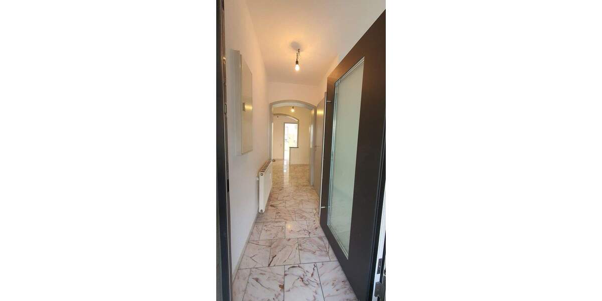 Etagenwohnung Duisburg Rahm - 4 Zimmer, 130 m&sup2;, 1.800&euro; | Angebot:25854102