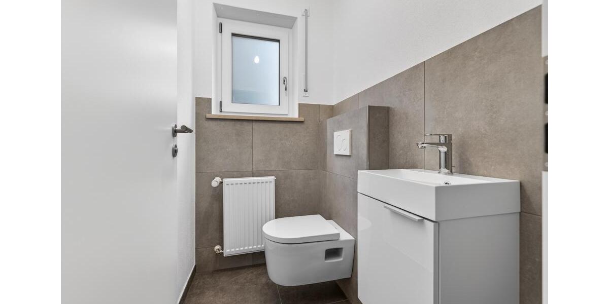 Hochparterre Zandt - 4 Zimmer, 102 m&sup2;, 820&euro; | Angebot:25931429