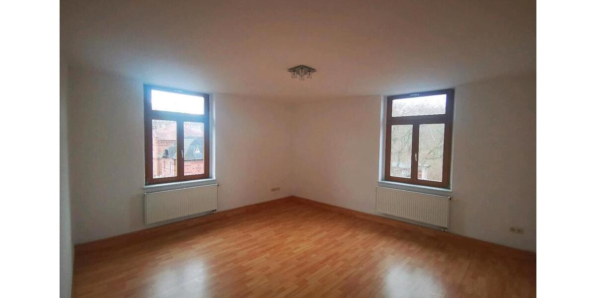Etagenwohnung Weißenfels - 4 Zimmer, 111 m&sup2;, 660&euro; | Angebot:24533946