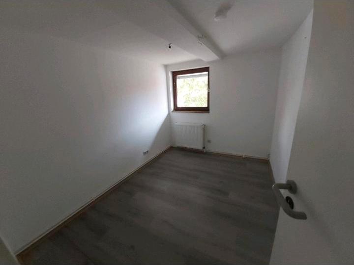Einfamilienhaus Uslar - 4 Zimmer, 100 m&sup2;, 800&euro; | Angebot:25843294