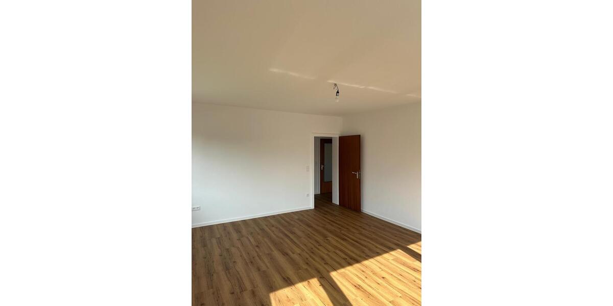Erdgeschoßwohnung Bad Driburg - 4 Zimmer, 110 m&sup2;, 825&euro; | Angebot:26039376