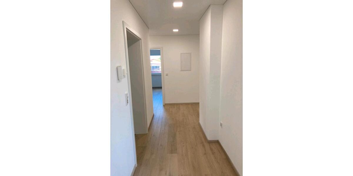 Erdgeschoßwohnung Sulzfeld - 4 Zimmer, 132 m&sup2;, 1.280&euro; | Angebot:26288314