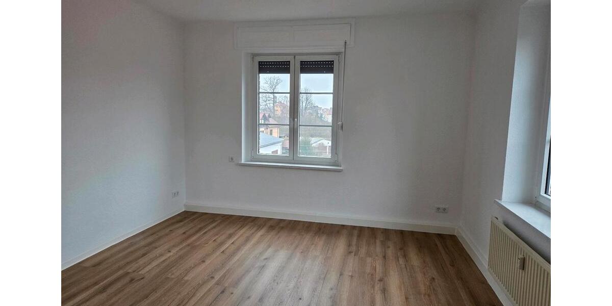 Etagenwohnung Großröhrsdorf - 3 Zimmer, 72 m&sup2;, 590&euro; | Angebot:25402571