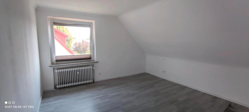 Dachgeschoßwohnung Northeim - 3 Zimmer, 80 m&sup2;, 570&euro; | Angebot:26545079