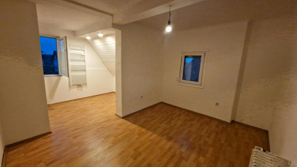 Dachgeschoßwohnung Biblis - 3 Zimmer, 80 m&sup2;, 1.000&euro; | Angebot:25501537