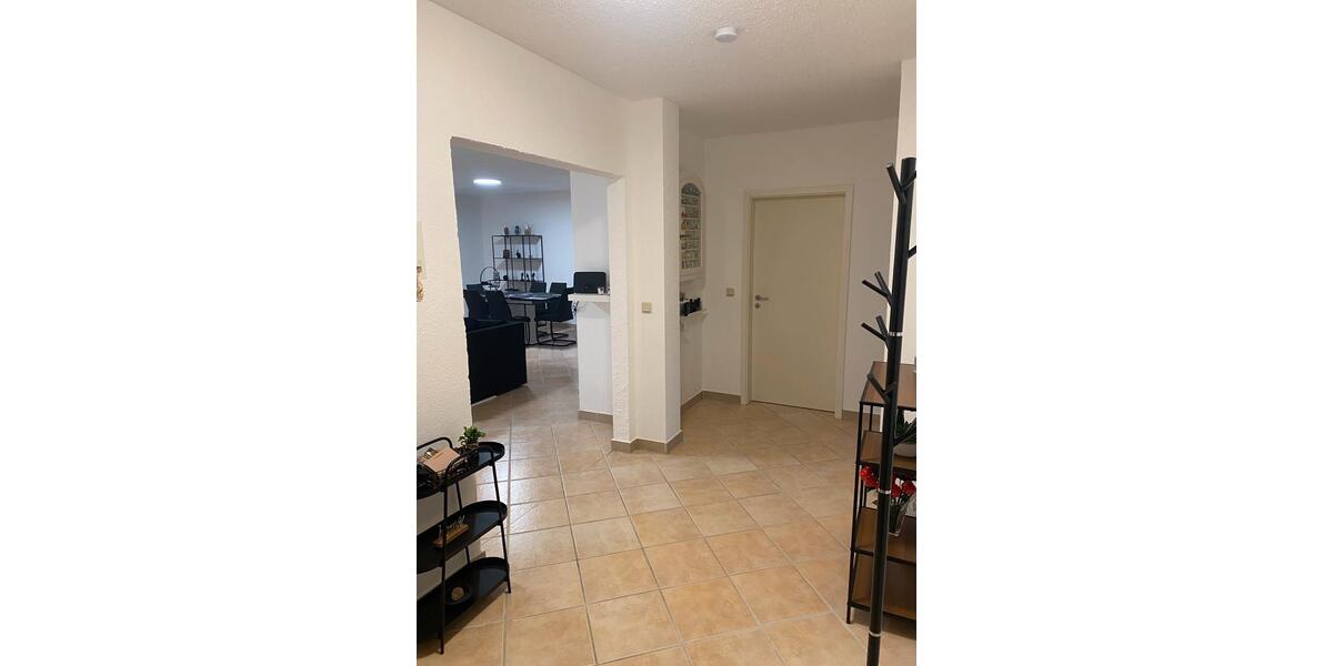 Etagenwohnung Kenn - 2 Zimmer, 116 m&sup2;, 900&euro; | Angebot:26447721