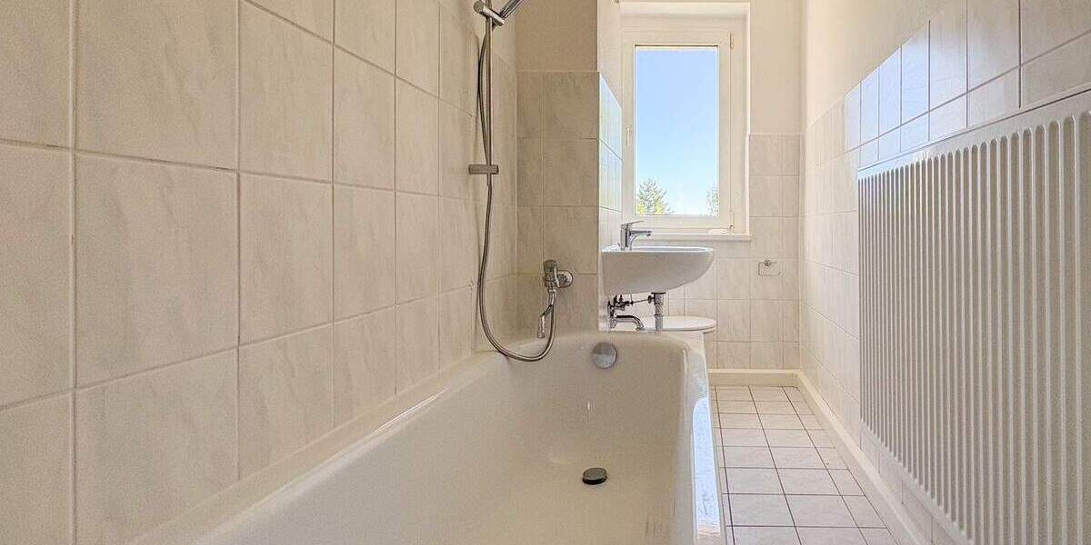 Etagenwohnung Glauchau - 4 Zimmer, 71 m&sup2;, 399&euro; | Angebot:23402235