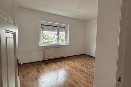 Wohnung Thale - 3 Zimmer, 65 m&sup2;, 400&euro; | Angebot:25170116