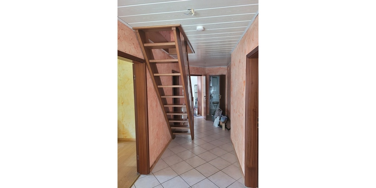 Sehr schöne 2,5 Zi. DG Wohnung zimmer