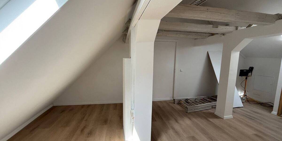 Etagenwohnung Stuttgart Mitte - 6 Zimmer, 176 m&sup2;, 3.800&euro; | Angebot:26476054