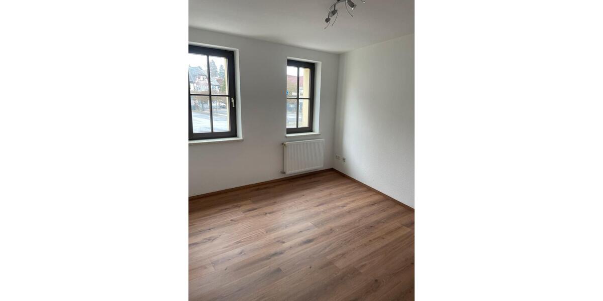 Erdgeschoßwohnung Zella-Mehlis Mehlis - 3.5 Zimmer, 100 m&sup2;, 650&euro; | Angebot:25942193