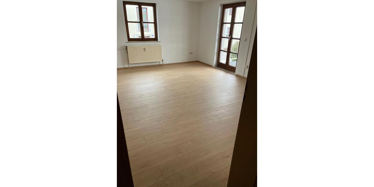 Erdgeschoßwohnung Wiesau Kornthan - 3 Zimmer, 73 m&sup2;, 495&euro; | Angebot:25960438