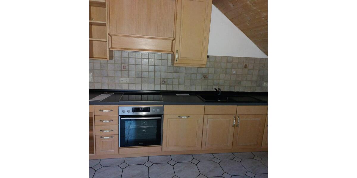 Dachgeschoßwohnung Niederaichbach - 4 Zimmer, 110 m&sup2;, 900&euro; | Angebot:25406645