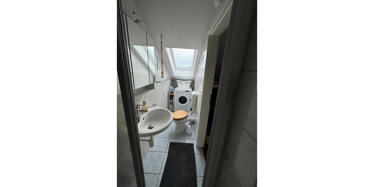 Dachgeschoßwohnung Bad Arolsen - 5 Zimmer, 105 m&sup2;, 870&euro; | Angebot:25947893