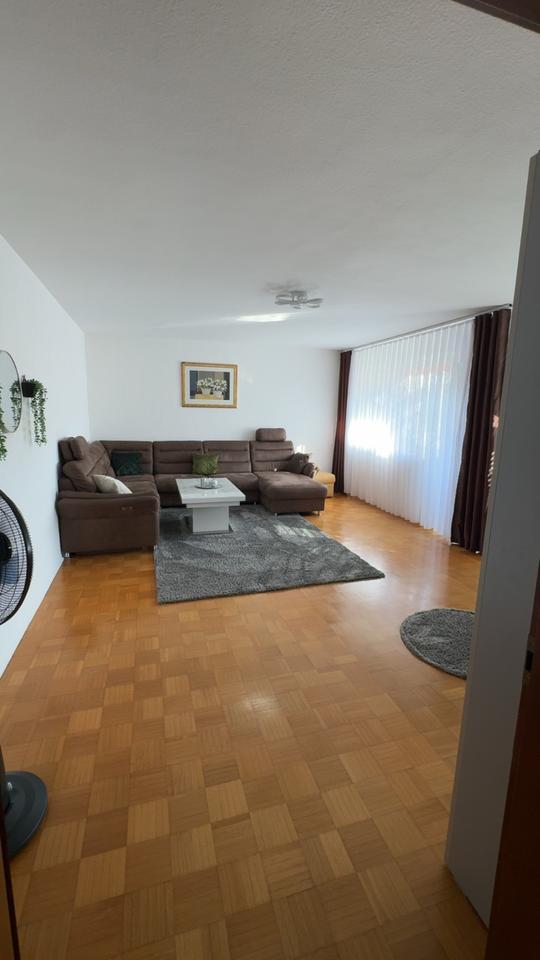 Wohnung zu Vermieten mit Balkon in Bergl