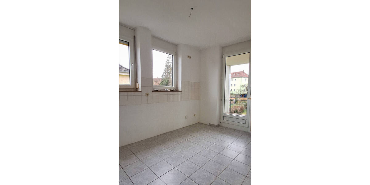 Etagenwohnung Saalfeld - 2 Zimmer, 92 m&sup2;, 690&euro; | Angebot:26486199