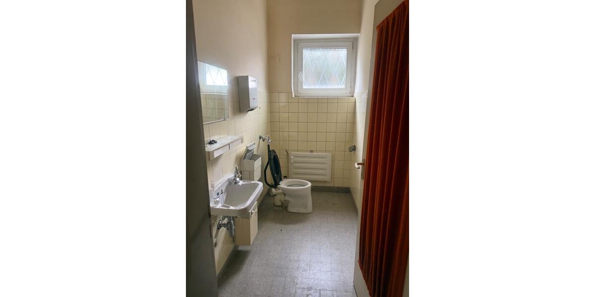 357m² Gewerbefläche + 130 m² Lager im Untergeschoss zimmer