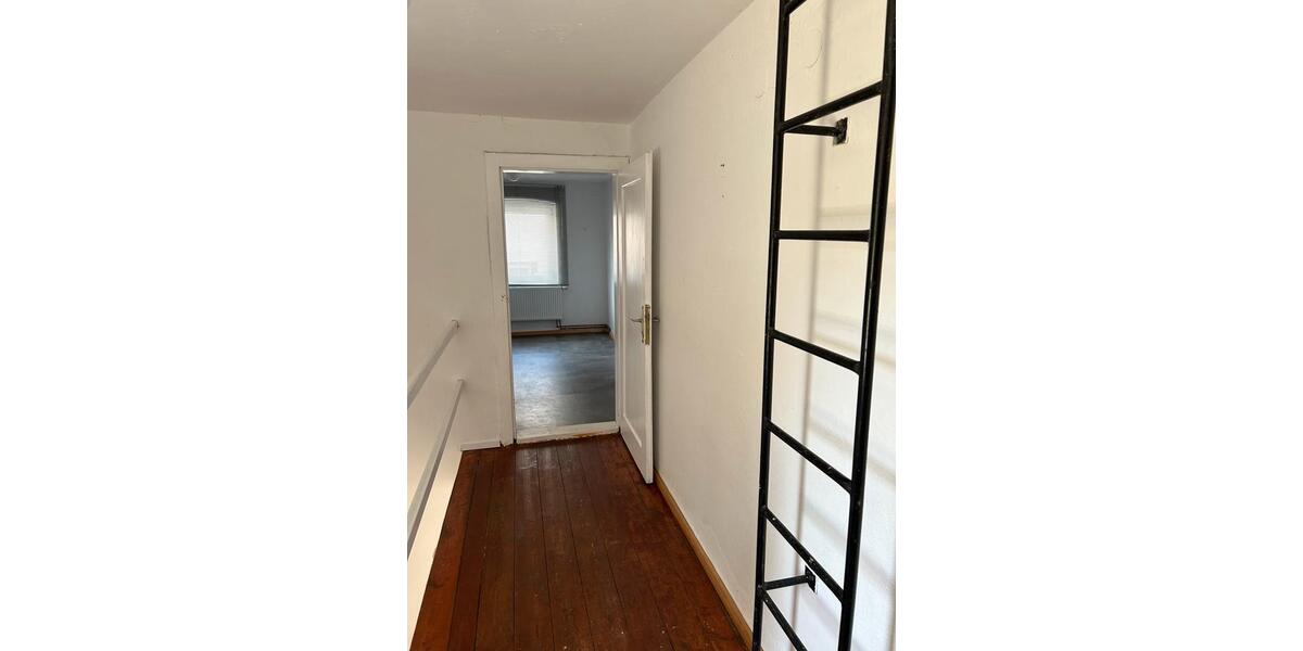 Etagenwohnung Jüterbog - 5 Zimmer, 150 m&sup2;, 950&euro; | Angebot:26682358