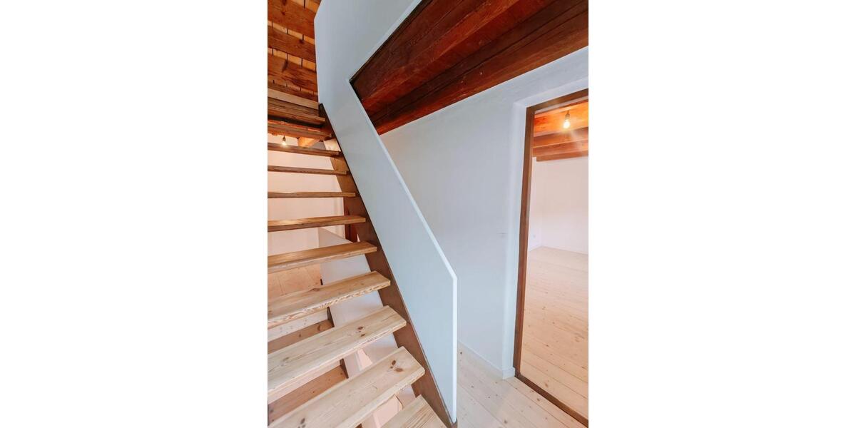 Einfamilienhaus Berg - 5 Zimmer, 130 m&sup2;, 4.250&euro; | Angebot:24715178