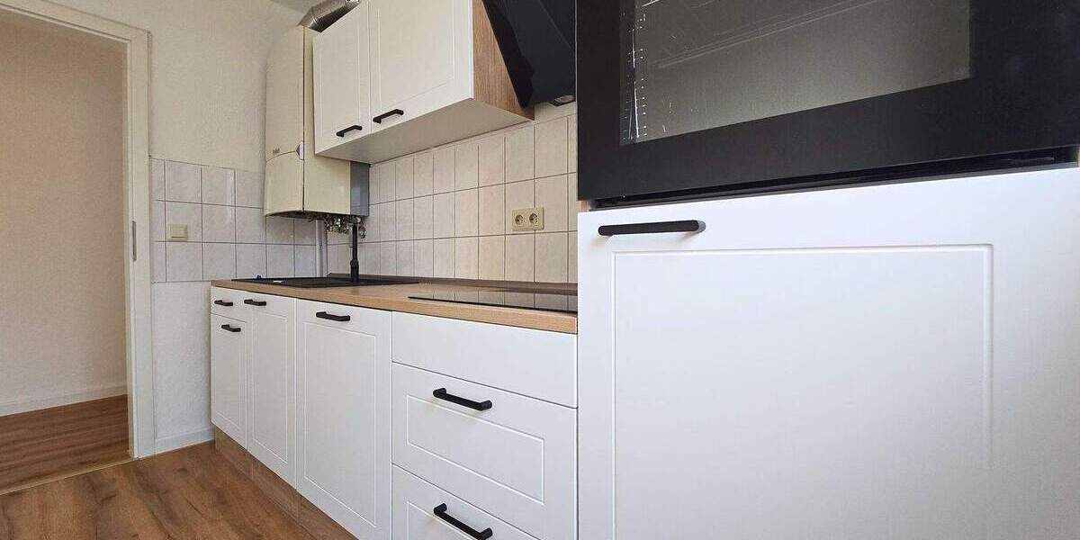 Nagelneue Küche: 2-Zimmer-Wohnung mit Balkon 2 zimmer