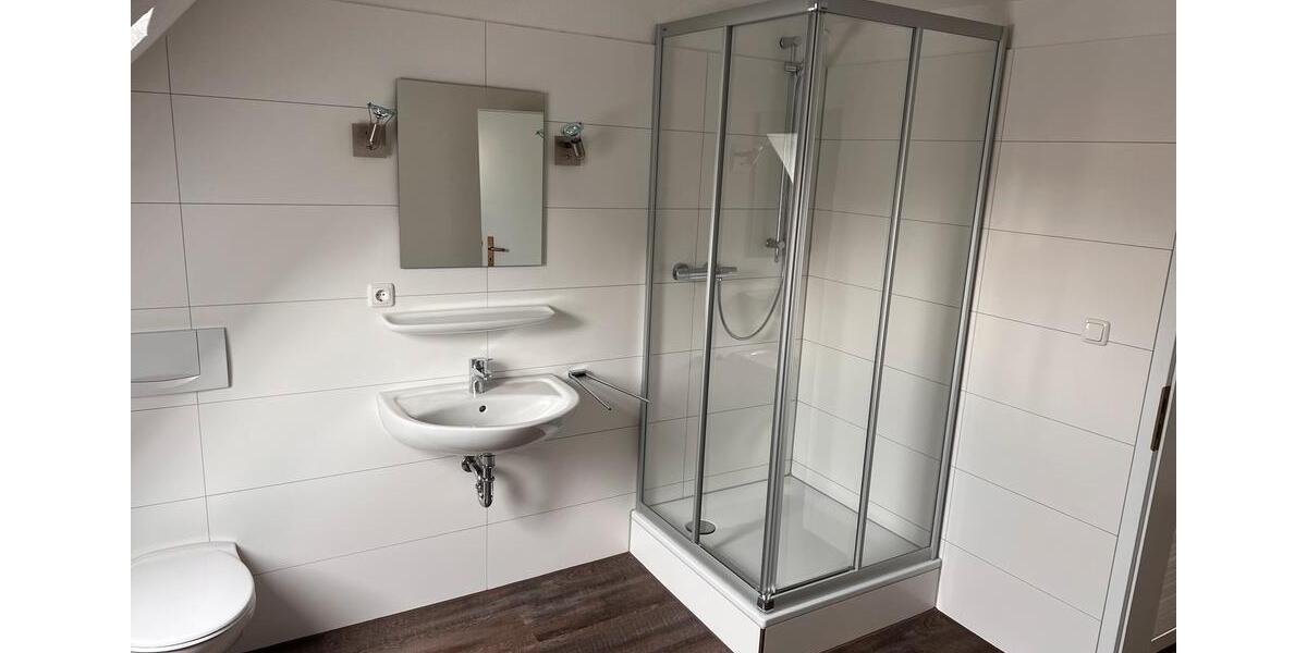 großzügige Etagenwohnung mit Dachterasse 4 zimmer