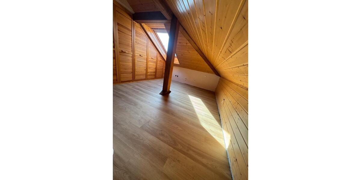 Dachgeschoßwohnung Borken (Hessen) - 2 Zimmer, 60 m&sup2;, 650&euro; | Angebot:26279471