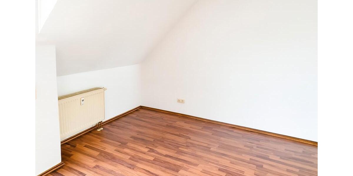 Dachgeschoßwohnung Eisfeld - 1 Zimmer, 34 m&sup2;, 275&euro; | Angebot:26422571