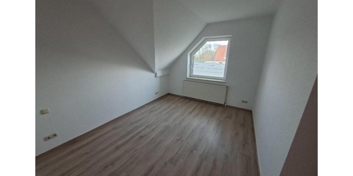 Dachgeschoßwohnung Brake (Unterweser) - 3 Zimmer, 87 m&sup2;, 722&euro; | Angebot:24599105