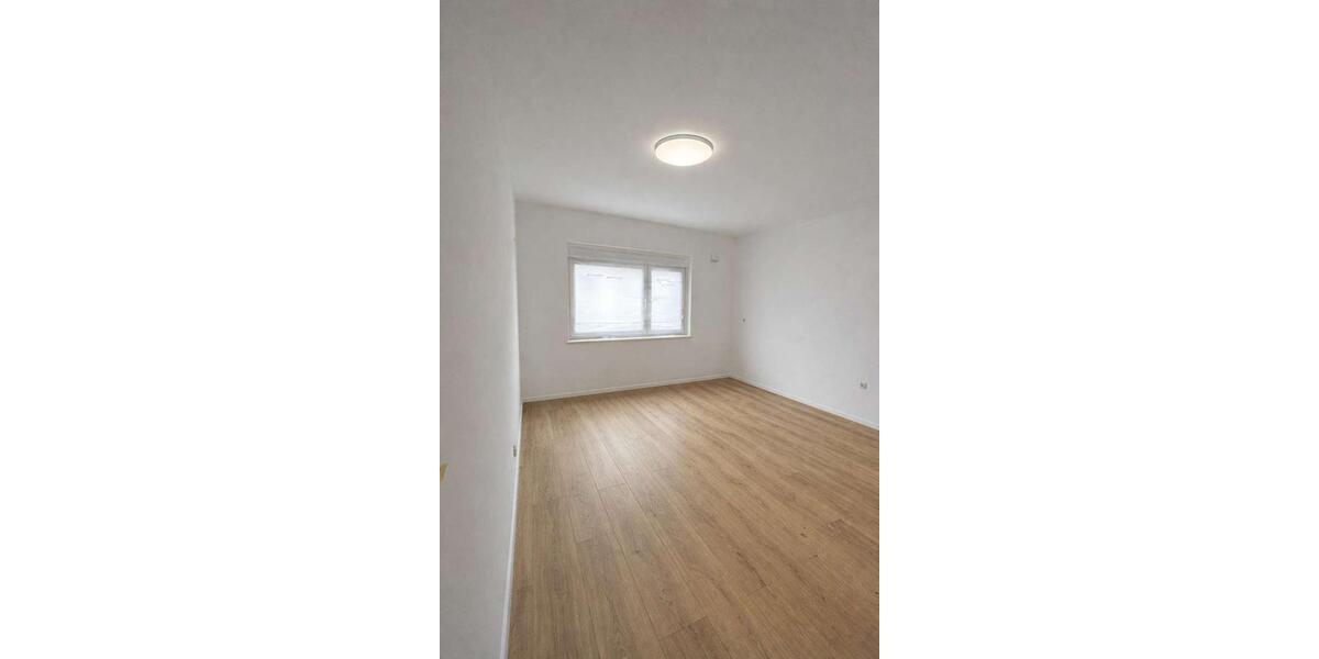 Einfamilienhaus Obertshausen - 7 Zimmer, 200 m&sup2;, 2.600&euro; | Angebot:26000095