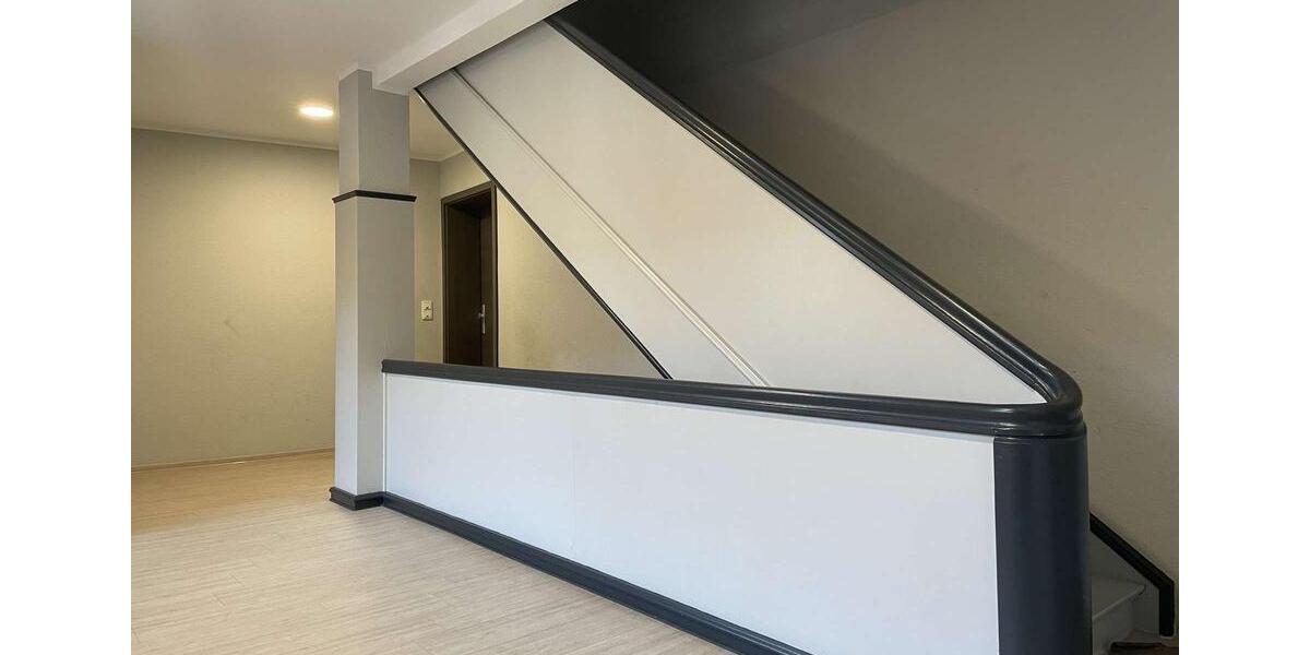 Dachgeschoßwohnung Hellenthal - 3 Zimmer, 65 m&sup2;, 525&euro; | Angebot:24701001