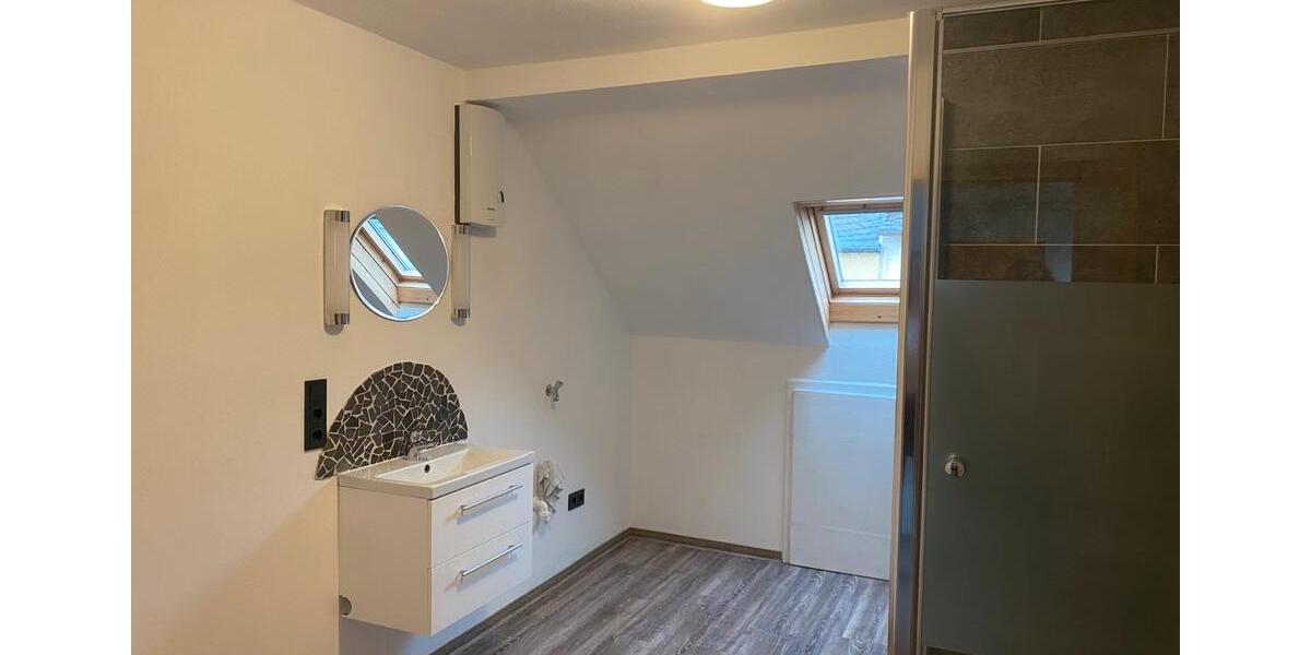 Dachgeschoßwohnung Briedel - 3 Zimmer, 82 m&sup2;, 650&euro; | Angebot:25830725