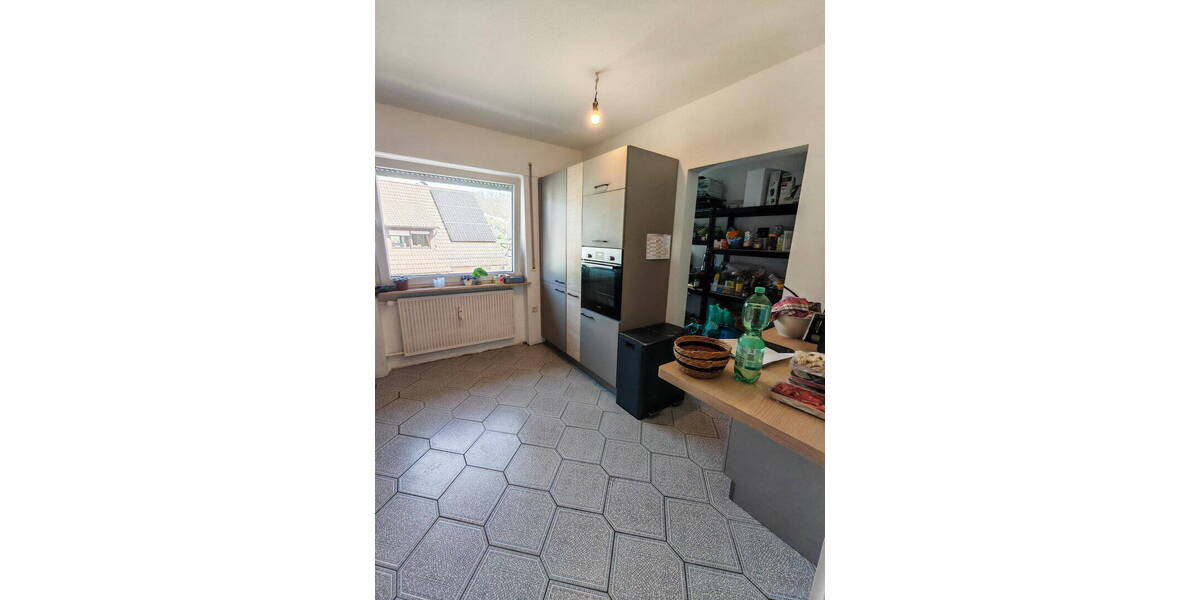 Etagenwohnung Heppenheim Kirschhausen - 4 Zimmer, 134 m&sup2;, 1.400&euro; | Angebot:26150676