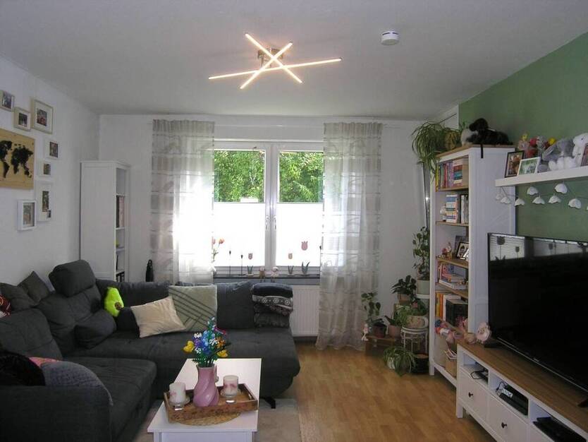 2-Zimmer-Wohnung im Hochparterre mit kleinem Balkon