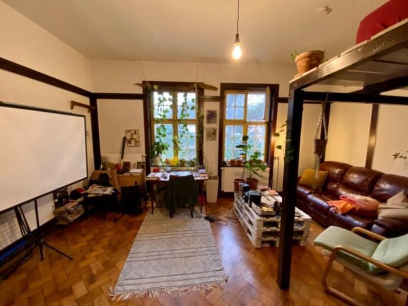24 qm Zimmer in Köln-Dellbrücker Altbau-Villa