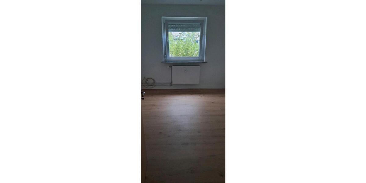 3-Zimmer-Erdgeschosswohnung 75m2 ab sofort Frei 3 zimmer