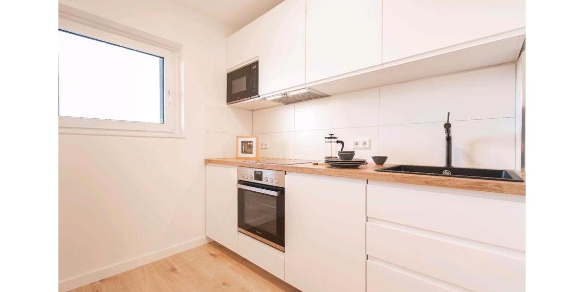 Frisch renoviert - Balkon - EBK - 2 Z. Wohnung - frei ab 0326 2 zimmer