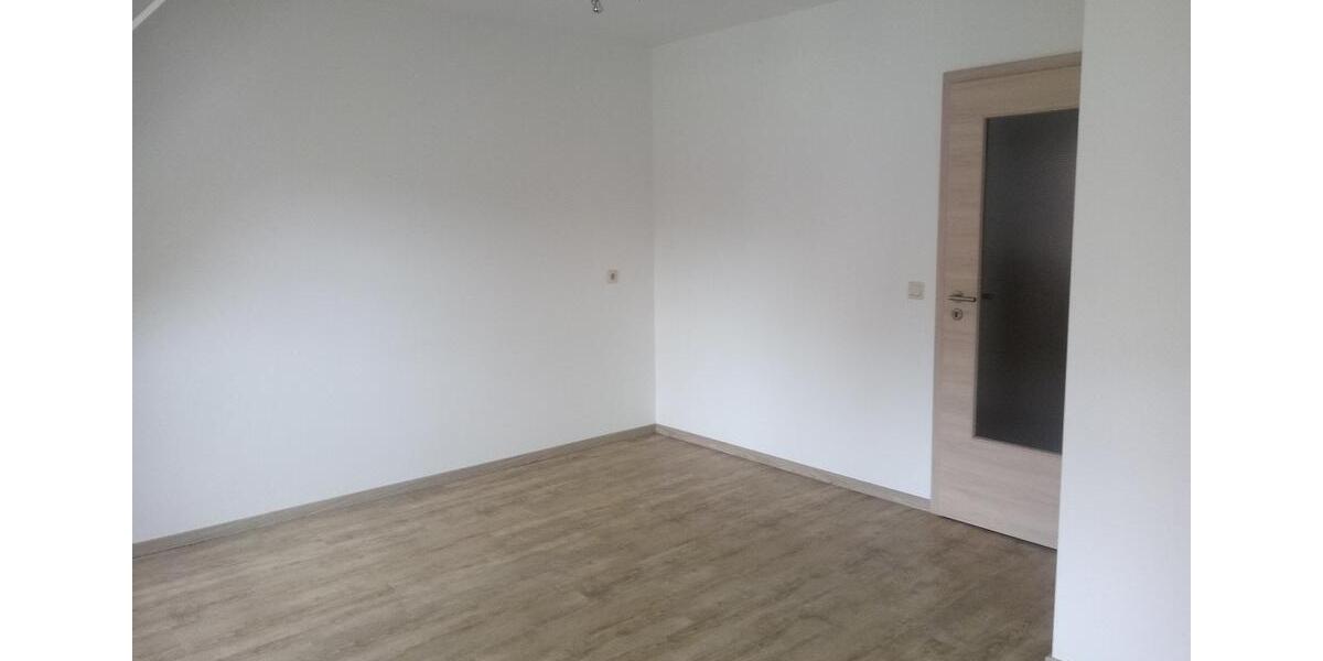 Dachgeschoßwohnung Roth - 3 Zimmer, 60 m&sup2;, 650&euro; | Angebot:26699688