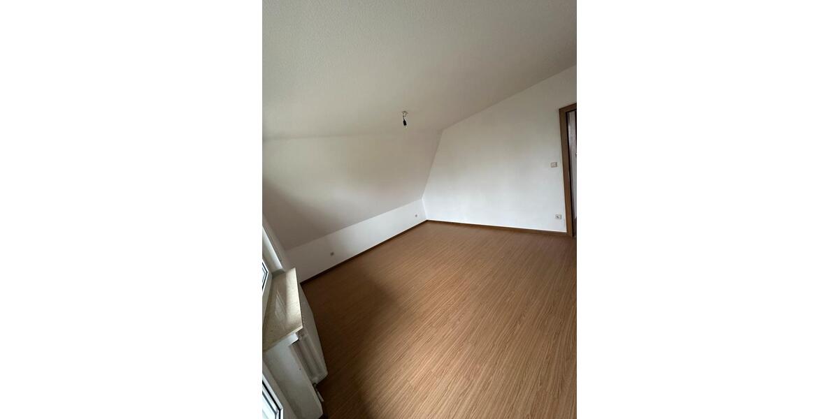 Dachgeschoßwohnung Berge - 4 Zimmer, 104 m&sup2;, 750&euro; | Angebot:26606674