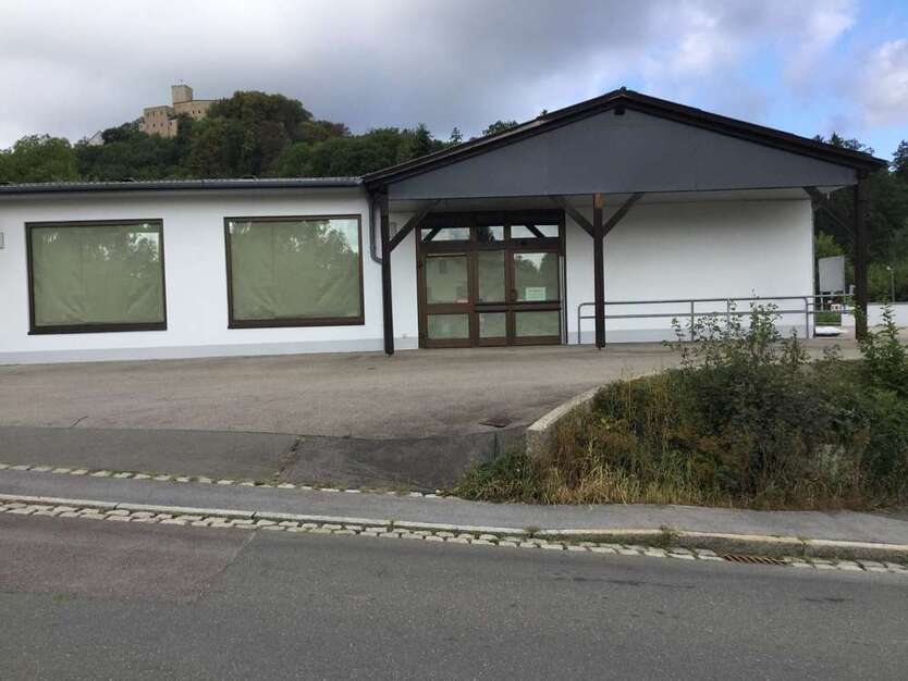 Einzelhandel in Falkenstein 4.000 € 382 m²