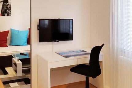 Möbliertes WG-Zimmer in einer großzügigen 5-Zimmer-Wohnung zimmer