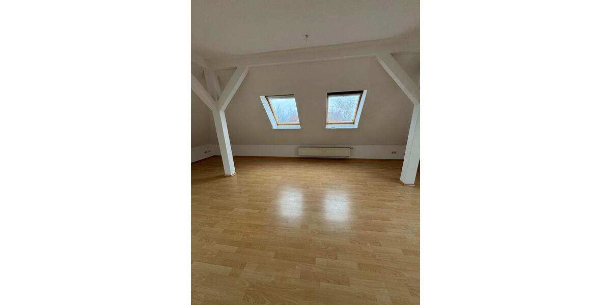 Dachgeschoßwohnung Zeitz - 3 Zimmer, 74 m&sup2;, 444&euro; | Angebot:25345038