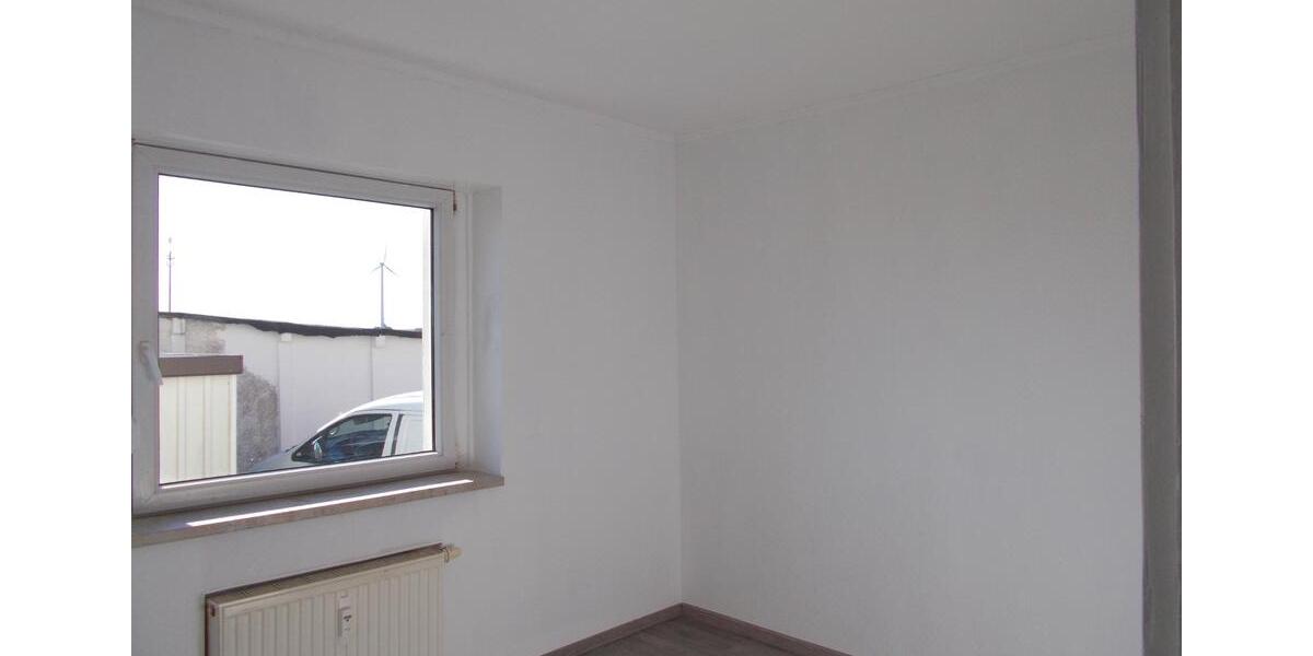 Erdgeschoßwohnung Limbach-Oberfrohna Oberfrohna - 3 Zimmer, 55 m&sup2;, 280&euro; | Angebot:26091352